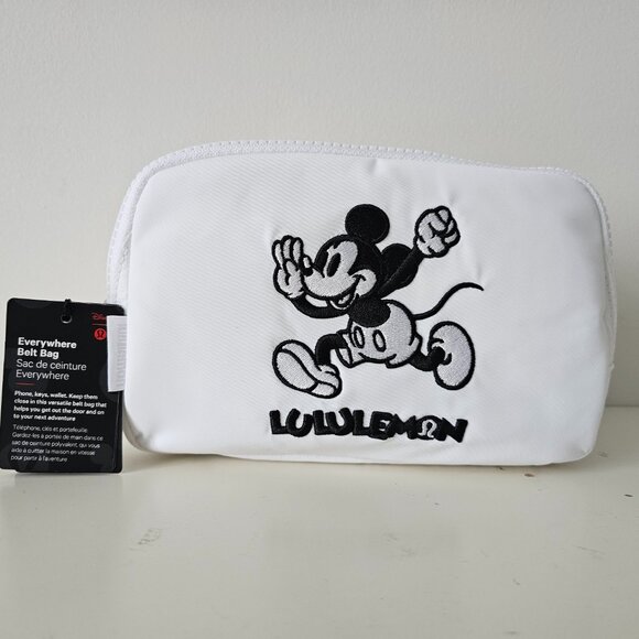 NWT LULULEMON White Everywhere Belt Bag Disney Embroidered Mickey in Motion 1L - Picture 1 of 15